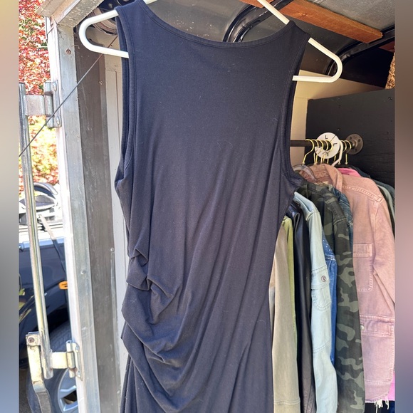 Athleta black chinched woman’s size small dress - Picture 4 of 4